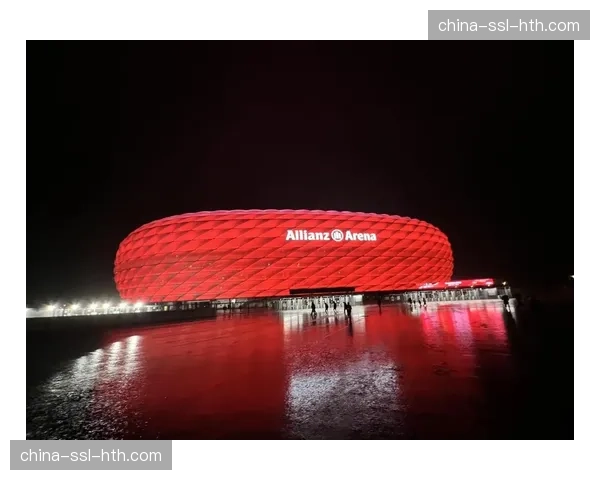 欧足联考察团结束对慕尼黑安联球场的访问,为2027年决赛场地做评估 欧足联考察团结束对慕尼黑安联球场的访问,为2027年决赛场地做评估